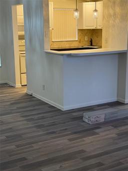 Picture of 3100 Riverside Dr # 305, Coral Springs, FL 33065