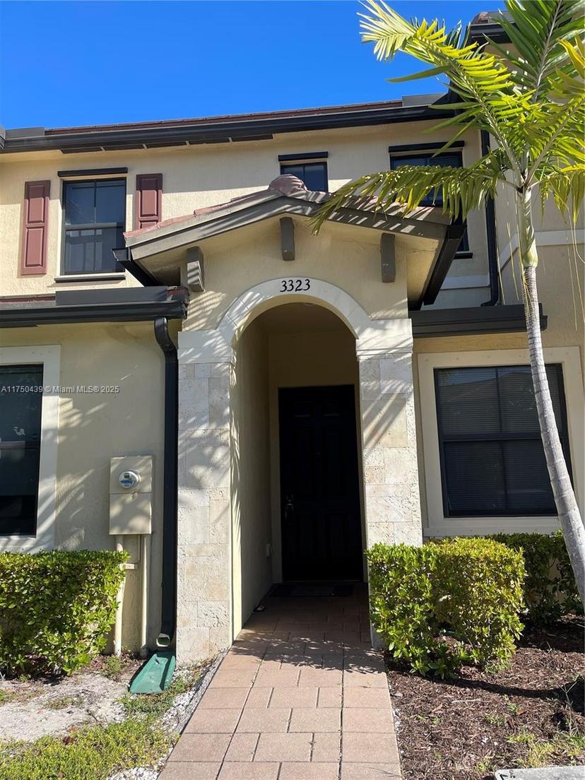 Picture of 3323 W 106Th Ter, Hialeah FL 33018