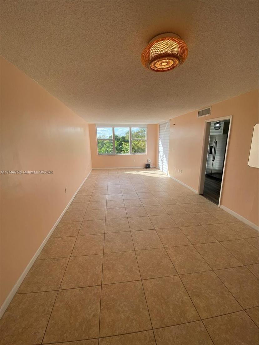 Picture of 17890 W Dixie Hwy # 610, North Miami Beach FL 33160