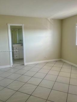 Picture of 5050 Bayview Dr # 17, Fort Lauderdale, FL 33308