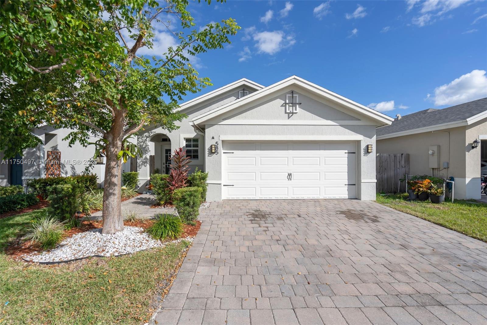 Picture of 585 NE 6Th Pl, Florida City, FL 33034