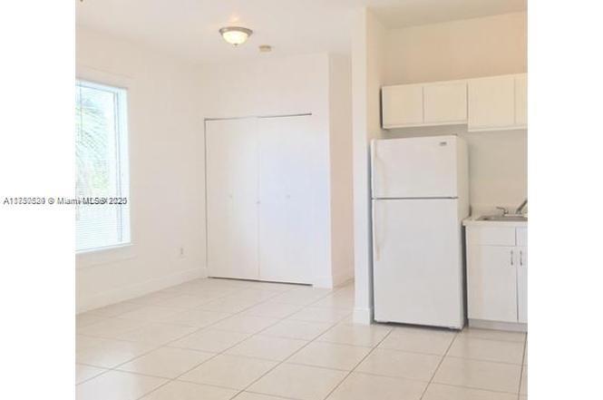 Picture of 842 Meridan # 3F, Miami Beach FL 33139