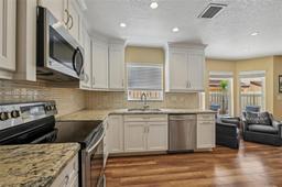 Picture of 228 Magnolia Ave # 228, Davie, FL 33325