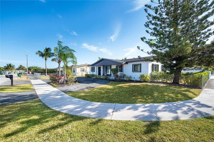 Picture of 14555 SW 105Th Ct, Miami FL 33176