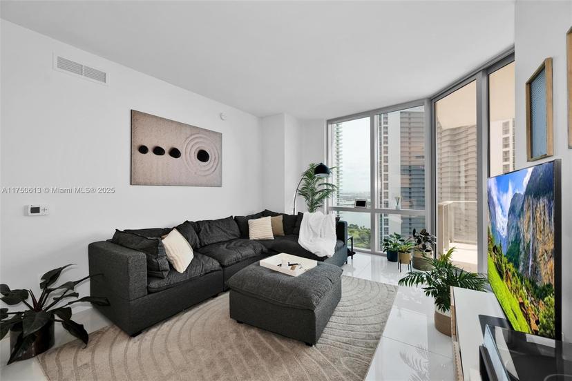 Picture of 851 NE 1St Ave # 3107, Miami FL 33132