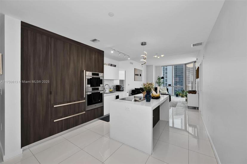 Picture of 851 NE 1St Ave # 3107, Miami FL 33132