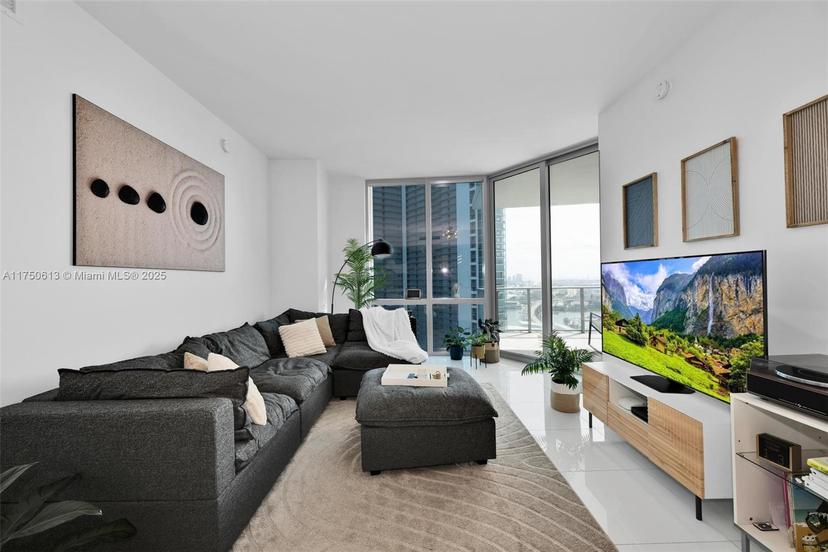 Picture of 851 NE 1St Ave # 3107, Miami FL 33132
