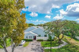 Picture of 13781 SW 147Th Cir Ln # 17, Miami, FL 33186