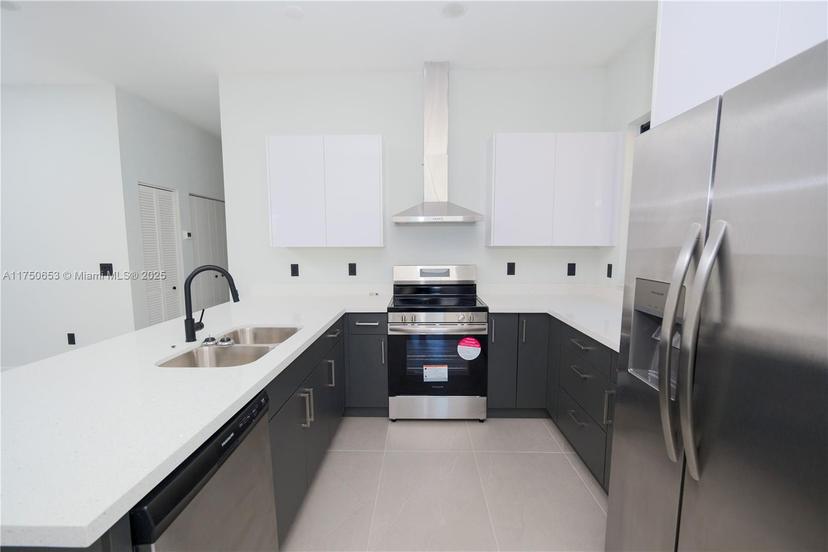 Picture of 2224 Hope St, Hollywood FL 33020