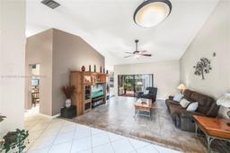 Picture of 6910 W Wedgewood Ave, Davie, FL 33331