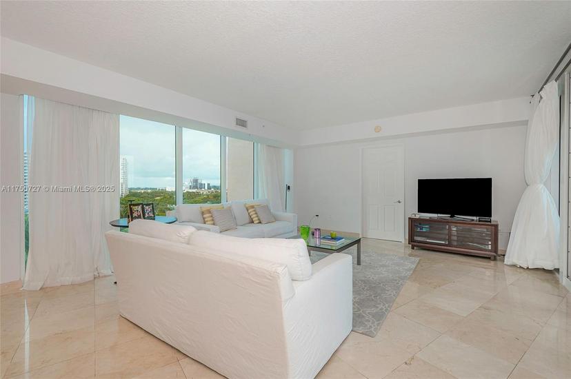 Picture of 3370 Hidden Bay Dr # 906, Aventura FL 33180