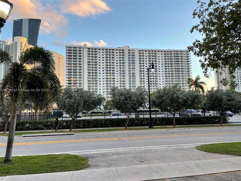 Picture of 210 174Th St # 305, Sunny Isles Beach FL 33160