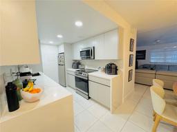 Picture of 9394 SW 77Th Ave # F1, Miami, FL 33156