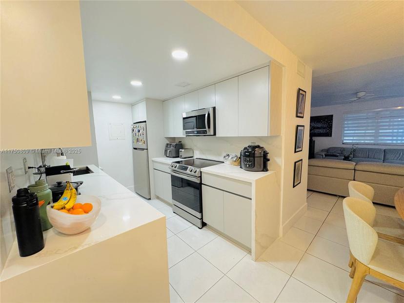 Picture of 9394 SW 77Th Ave # F1, Miami FL 33156