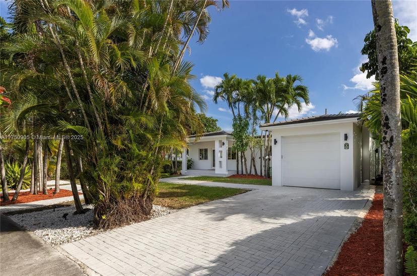 Picture of 380 Morningside Dr, Miami Springs FL 33166