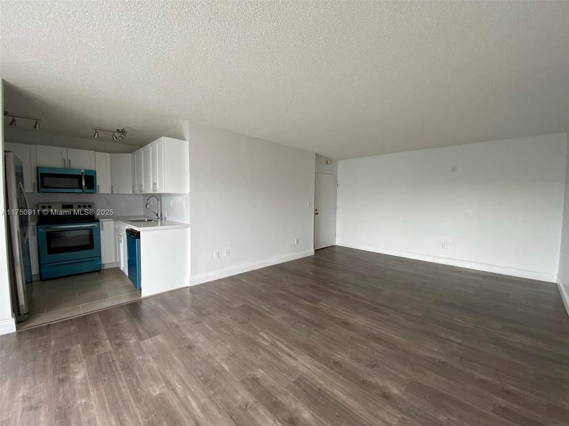 Picture of 494 NW 165Th St Rd # 601, Miami FL 33169