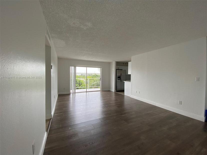 Picture of 494 NW 165Th St Rd # 601, Miami FL 33169