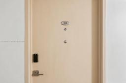 Picture of 100 Lincoln Rd # 301, Miami Beach, FL 33139