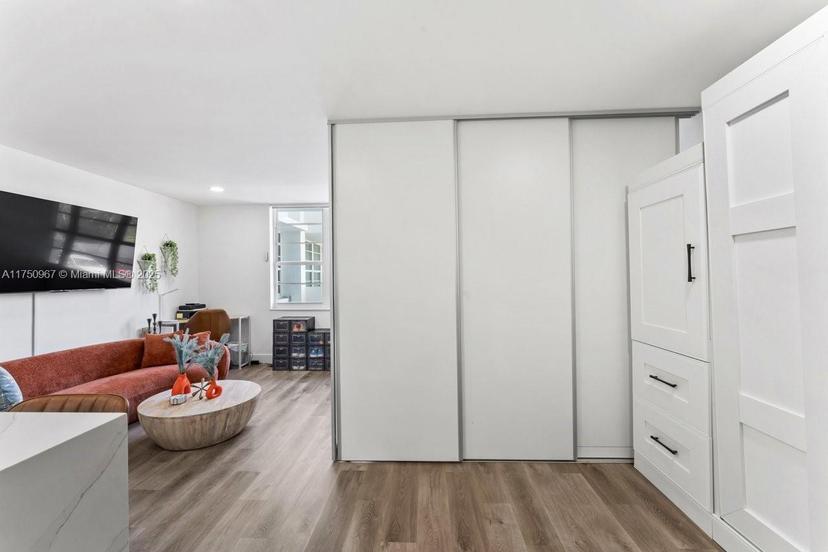 Picture of 100 Lincoln Rd # 301, Miami Beach FL 33139