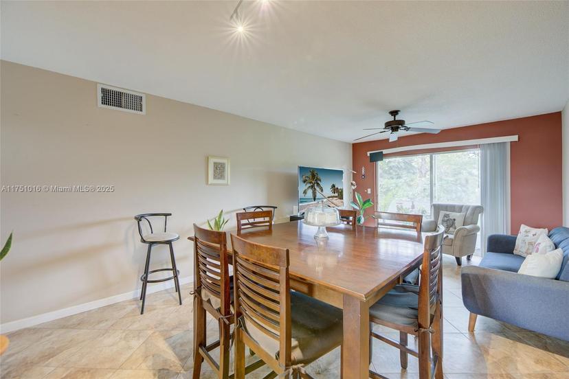 Picture of 1400 Tallwood Ave # 303, Hollywood FL 33021
