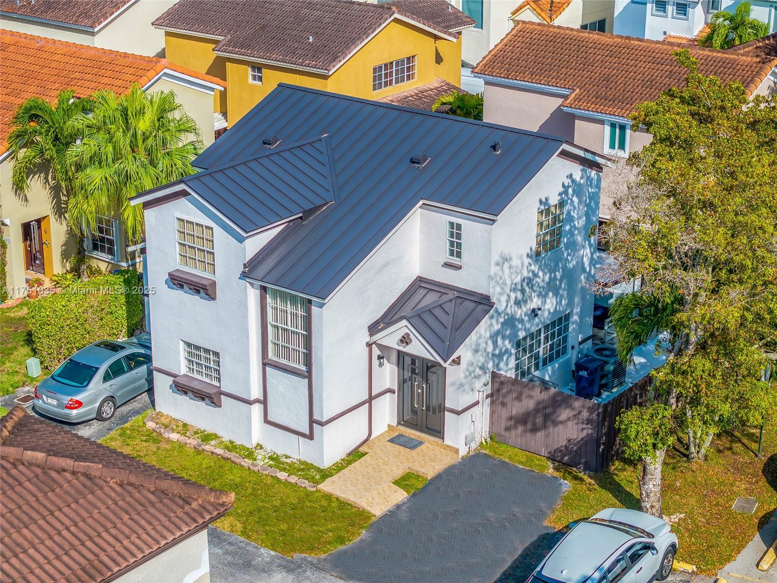 Picture of 12665 NW 9Th Ln, Miami, FL 33182