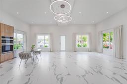 Picture of 635 SW 9Th St, Hallandale Beach, FL 33009