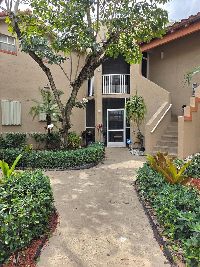 Picture of 365 SW 86Th Ave # 201, Pembroke Pines FL 33025