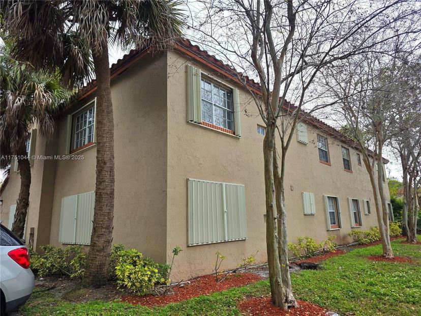 Picture of 365 SW 86Th Ave # 201, Pembroke Pines FL 33025