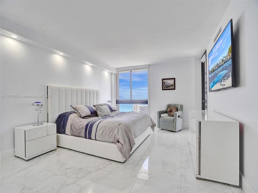 Picture of 1600 S Ocean Dr # 14K, Hollywood FL 33019
