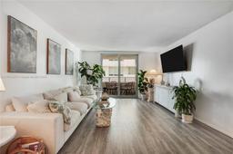 Picture of 5555 Collins Ave # 7B, Miami Beach, FL 33140