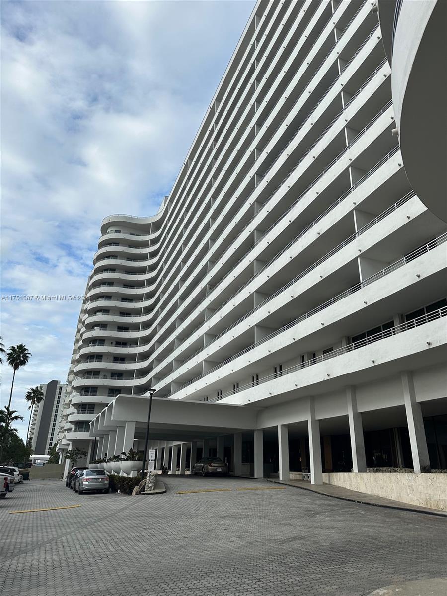 Picture of 5555 Collins Ave # 7B, Miami Beach, FL 33140