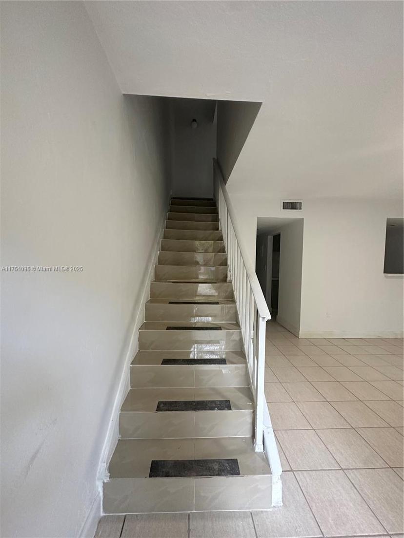 Picture of 14204 NE 3Rd Ct # 8C, Miami FL 33161