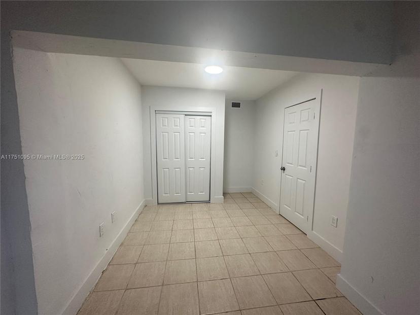 Picture of 14204 NE 3Rd Ct # 8C, Miami FL 33161