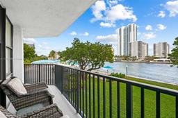 Picture of 800 Parkview Dr # 221, Hallandale Beach, FL 33009