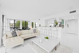 Picture of 800 Parkview Dr # 221, Hallandale Beach, FL 33009