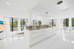 Picture of 800 Parkview Dr # 221, Hallandale Beach, FL 33009