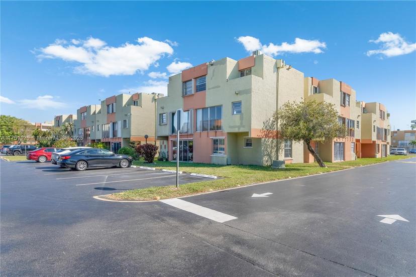 Picture of 9390 W Flagler St # 114E, Miami FL 33174