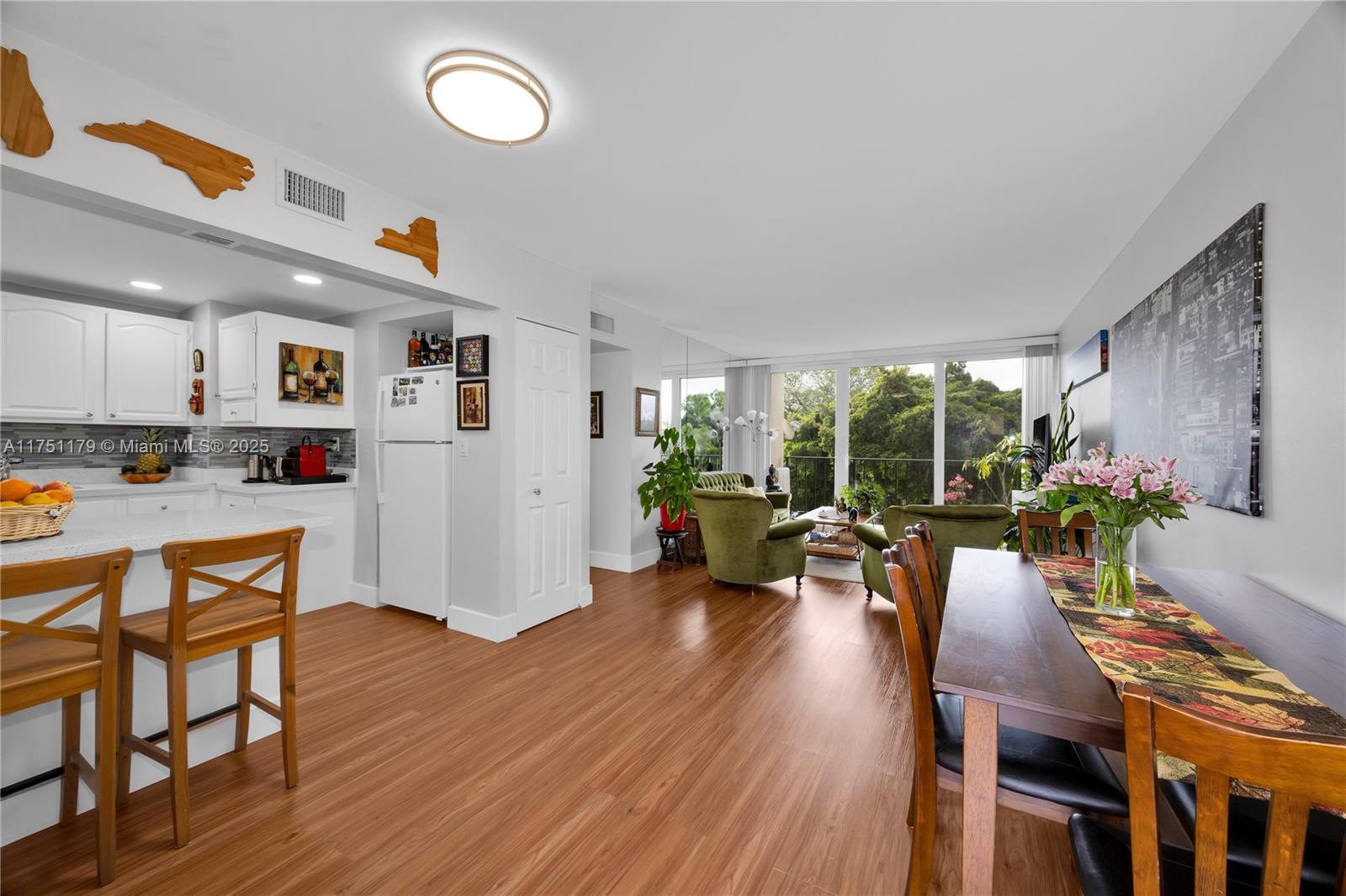 Picture of 820 NW 87Th Ave # 302, Miami, FL 33172
