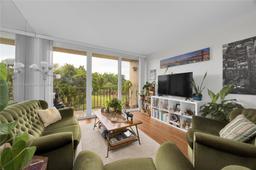 Picture of 820 NW 87Th Ave # 302, Miami, FL 33172