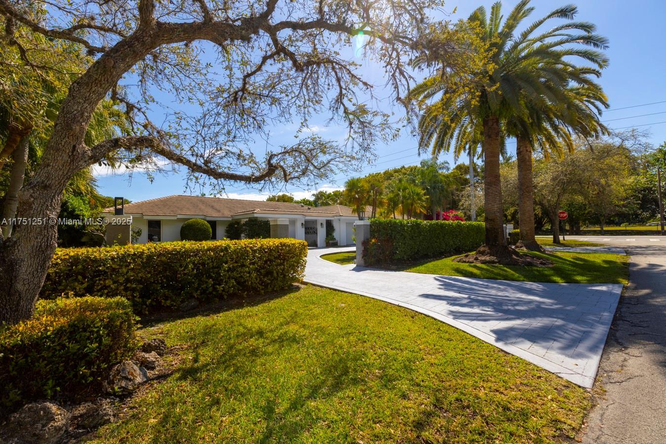 Picture of 13551 SW 62Nd Ave, Pinecrest, FL 33156