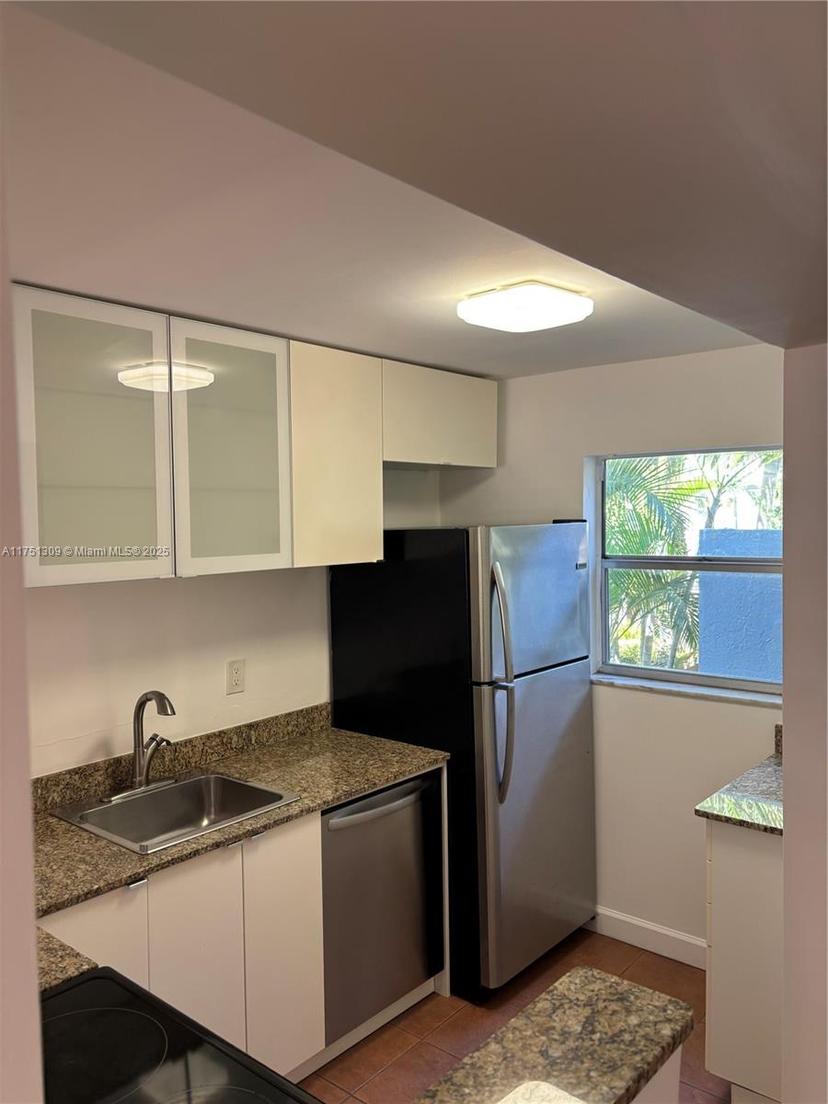 Picture of 4600 SW 67Th Ave # 212, Miami FL 33155