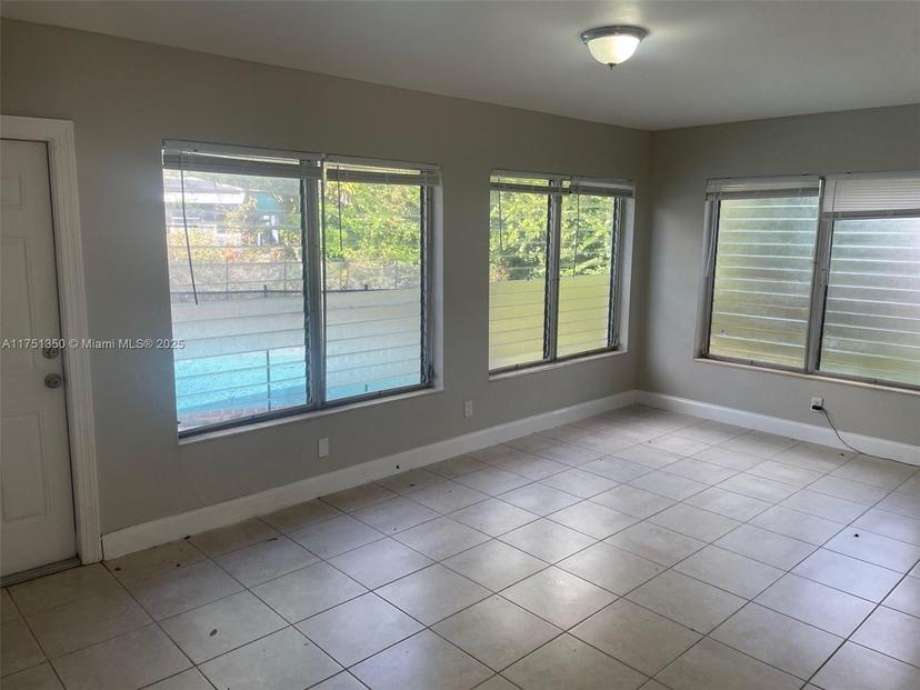 Picture of 972 Pine Ridge Dr, Plantation FL 33317