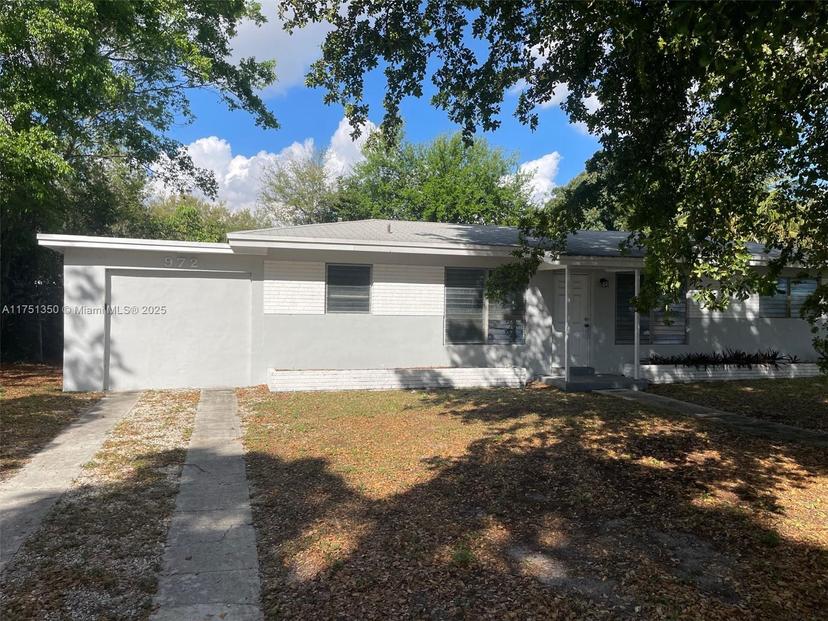 Picture of 972 Pine Ridge Dr, Plantation FL 33317