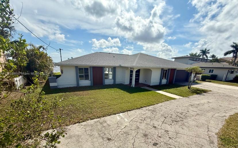 Picture of 111 E North Shore Ave, Fort Myers FL 33917