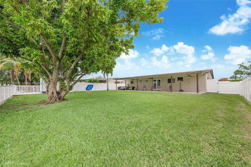 Picture of 4031 SW 104Th Ave, Miami FL 33165