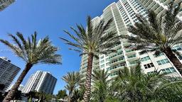 Picture of 20201 E Country Club Dr # 308, Aventura, FL 33180
