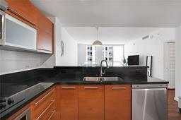 Picture of 253 NE 2Nd St # 1706, Miami, FL 33132