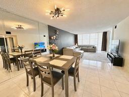 Picture of 800 Parkview Dr # 207, Hallandale Beach, FL 33009