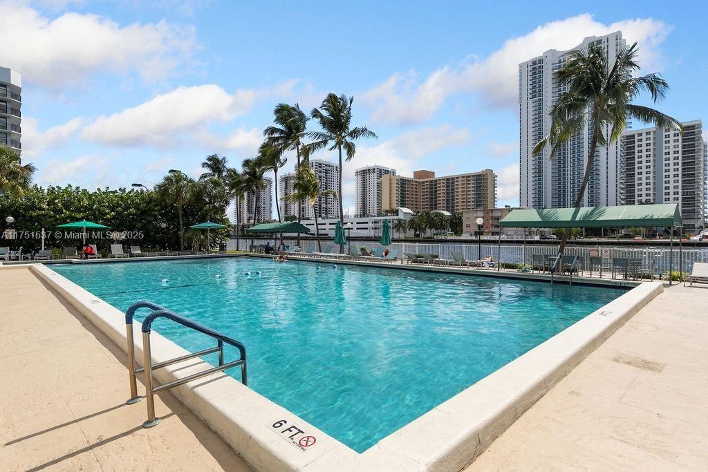 Picture of 800 Parkview Dr # 207, Hallandale Beach, FL 33009