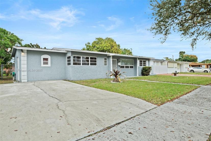 Picture of 4041 NW 191St St, Miami Gardens FL 33055